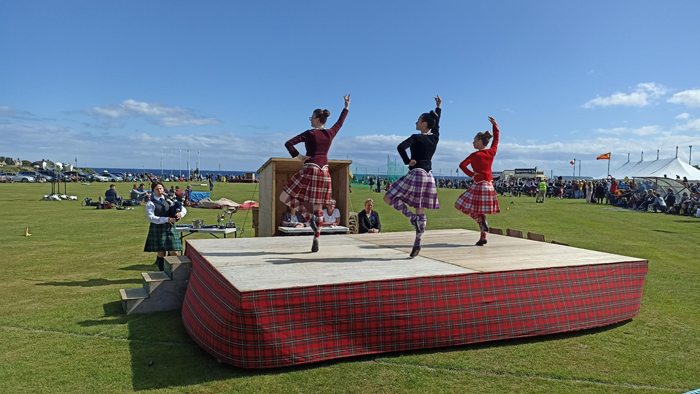 Highland games scotland tipical dance