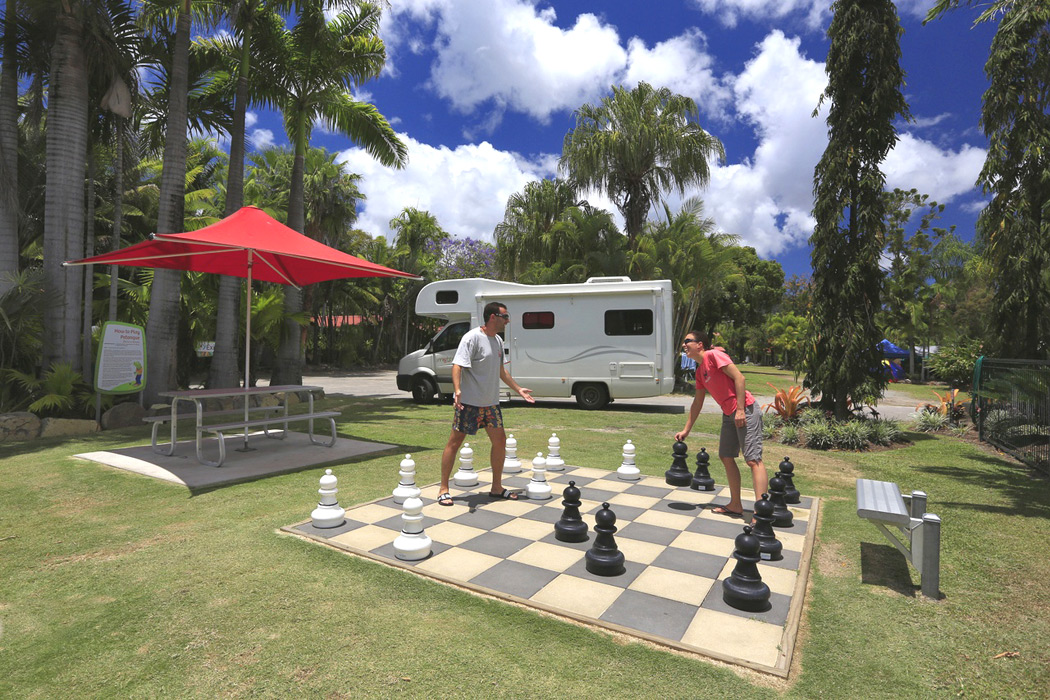 משחקים שחמט בחניון קרוואנים