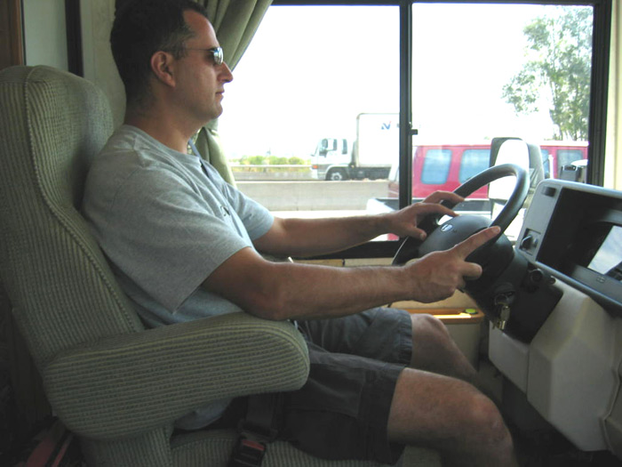 הנהיגה בקרוואן אוטובוס קלה ואינה דורשת כישורים מיוחדים